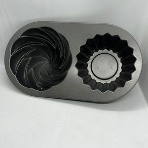 Nordic Ware Cute Cupcake Pan Giant 6 Cups Cake